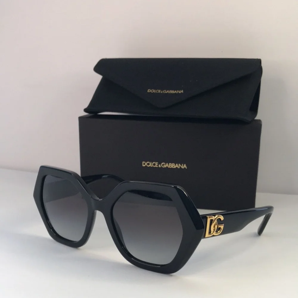 💯 - New Authentic Dolce and Gabbana Gradient Black Irregular Ladies Sunglass…
